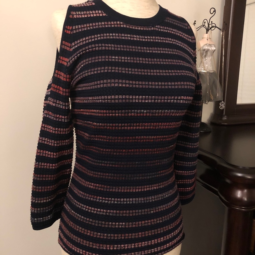 SOLD! Rachel Roy Peek-A-Boo Shoulder Top 🤩